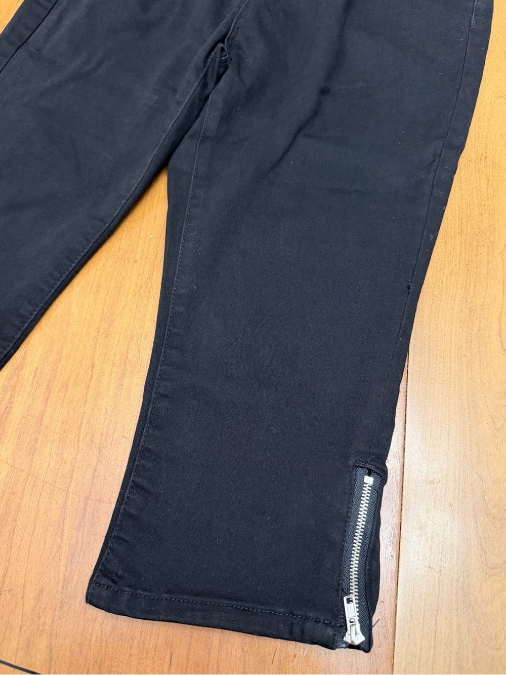 Sandpiper Black Stretch Denim Capri Pants 18 | Y2K Revival Streetwear Edgy Rock - Picture 3 of 9